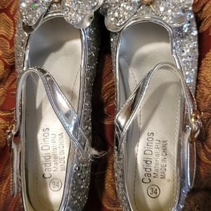 Cadidi Dinos girls dress shoes. Size 34, 2.5 US